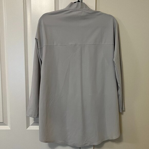ADAY Something Borrowed shirt - Picture 2 of 9